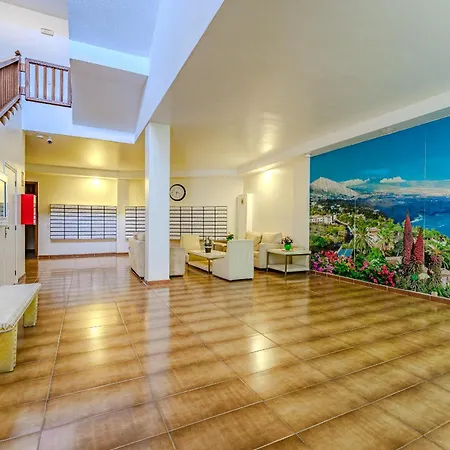 Noble Playa Fanabe By Altamar Homes 아데제